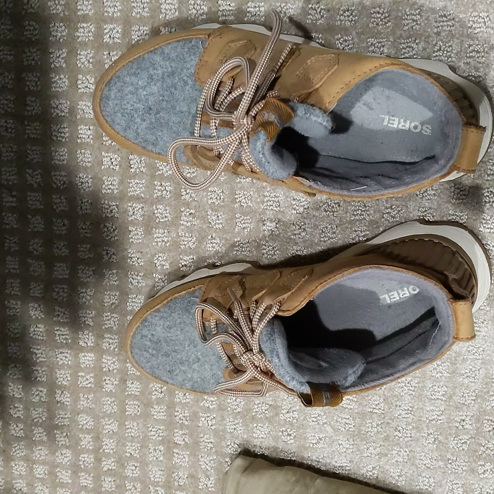 Sorel winter boots size 8